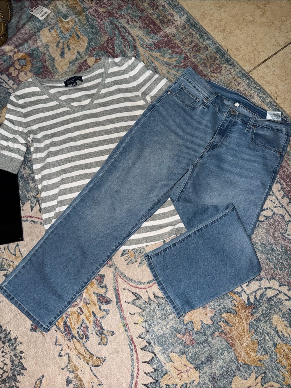 Jones New York Straight Leg Jeans in Light Blue Wash